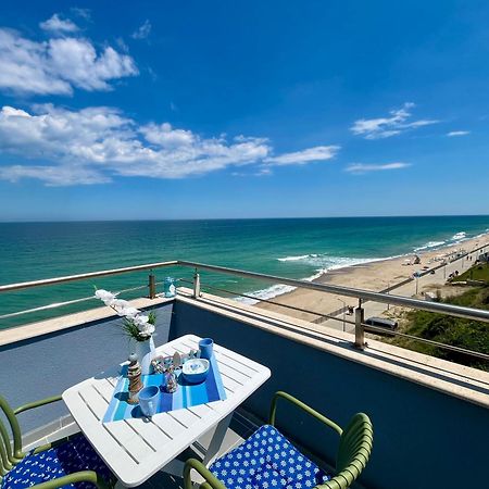 Aurora Apartments On The Beach Obzor Exterior photo