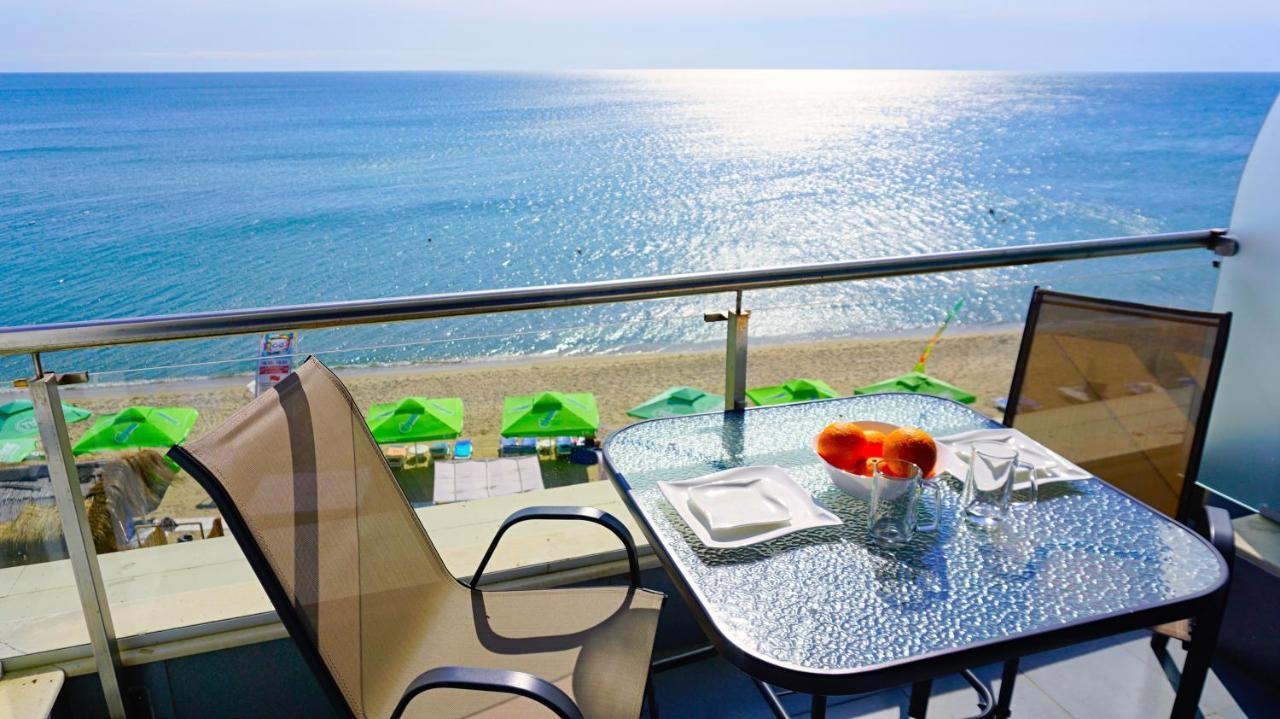 Aurora Apartments On The Beach Obzor Exterior photo