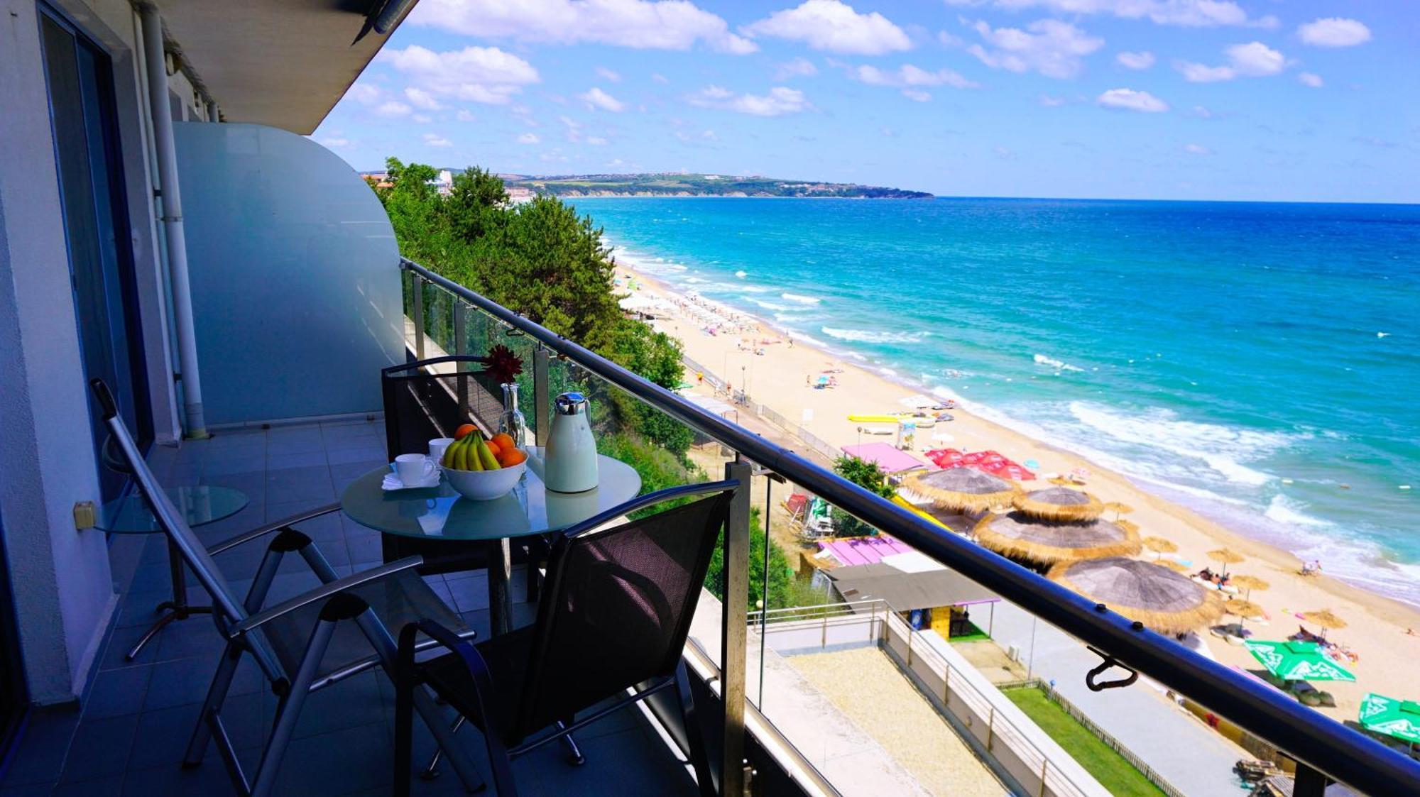 Aurora Apartments On The Beach Obzor Room photo